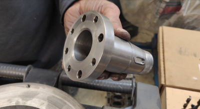 Flywheel_bearing_axle.PNG