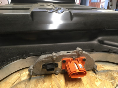 Renault ZOE Battery 22kWh, left side = CAN BUS, right side = battery poles