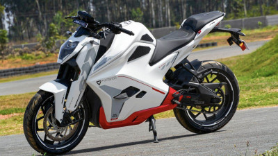 Ultraviolette F77.jpg