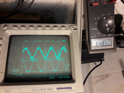 A screenshot of the current sensors L1 and L2, with the AC current read by the multimeter on the side.