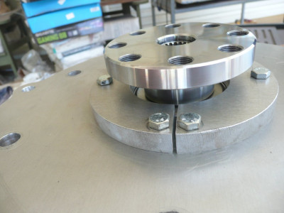 Adapter plate assembled with coupler - close up