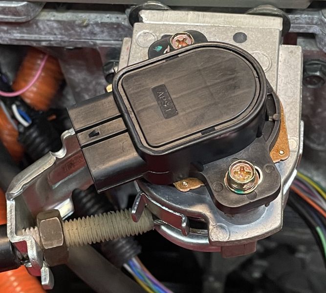 File:Honda accelerator pedal sensor 01.jpg